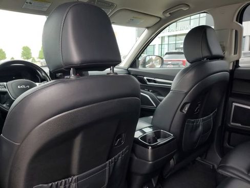 Used 2022 Kia Telluride LX AWD/4WD image 9