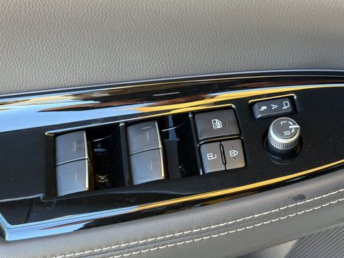 New 2026 Toyota Mirai RWD image 13