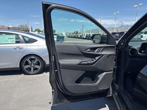 Used 2025 Chevrolet Equinox RS AWD/4WD image 9