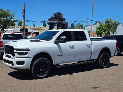 Used 2025 RAM 2500 Laramie w/ Night Edition AWD/4WD image 40