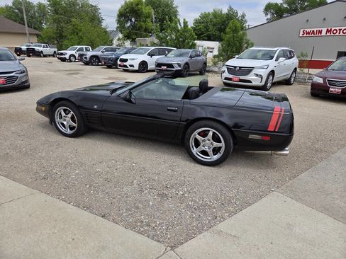 Used 1993 Chevrolet Corvette Convertible RWD image 4