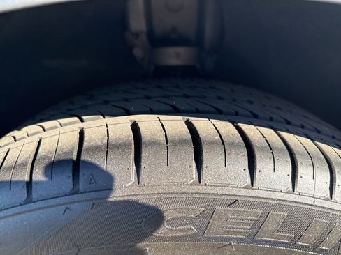 Used 2024 Chevrolet Malibu LT image 32