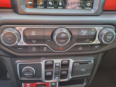 Used 2022 Jeep Gladiator Rubicon w/ Trailer Tow Package AWD/4WD image 24