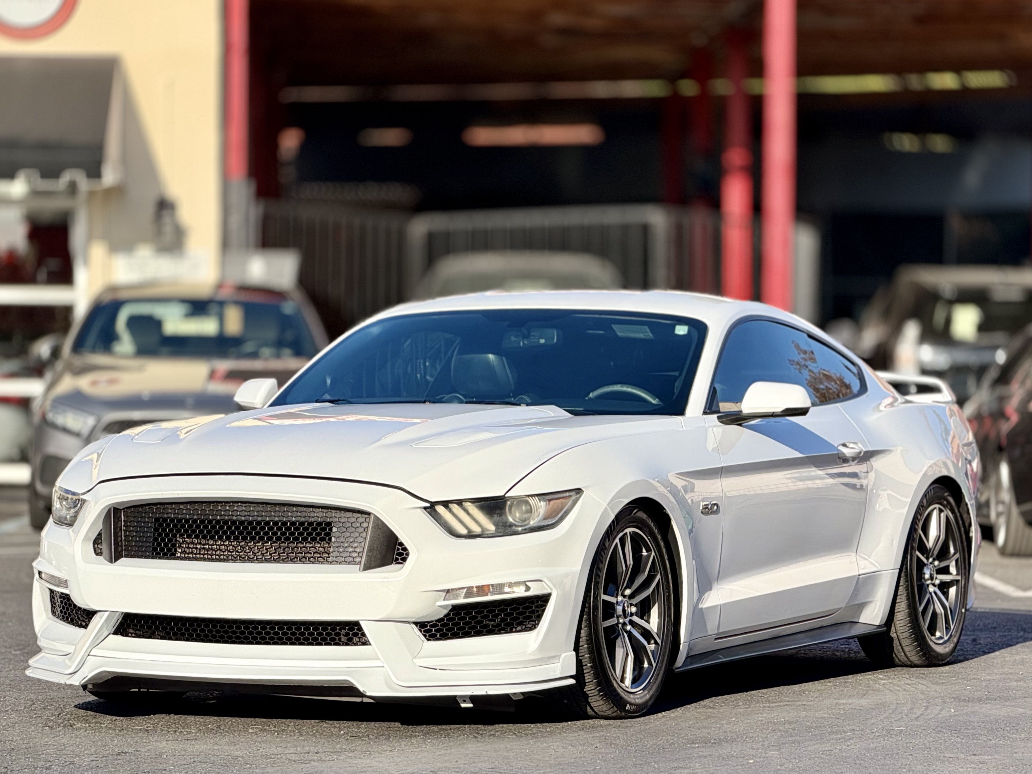 Used 2017 Ford Mustang GT Premium RWD image 4