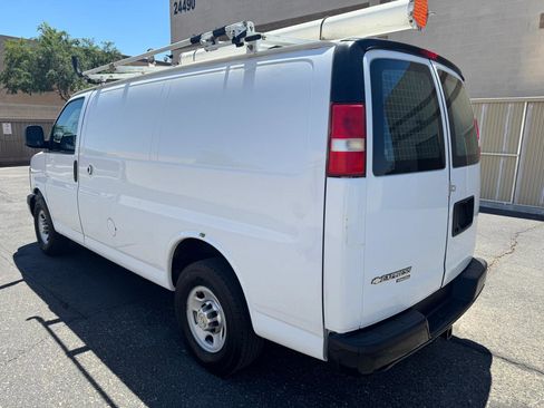 Used 2013 Chevrolet Express 2500 RWD image 6
