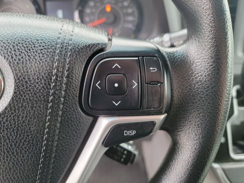 Used 2017 Toyota Sienna LE image 23