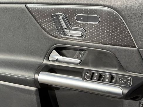 Certified 2025 Mercedes-Benz GLA 250 4MATIC image 19