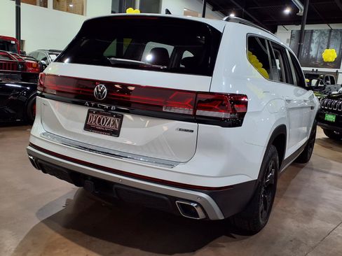 Used 2024 Volkswagen Atlas Peak Edition SEL AWD/4WD image 6