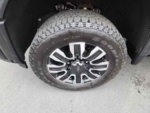 Certified 2024 GMC Sierra 2500 Denali Ultimate image 35