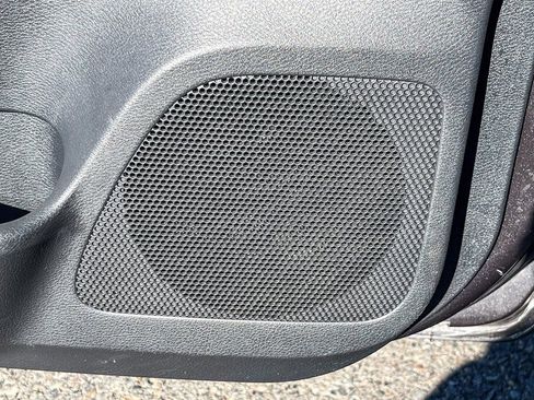 Used 2022 Nissan Versa SV w/ Trunk Package image 42