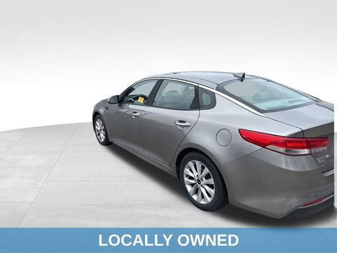 Used 2016 Kia Optima EX image 4
