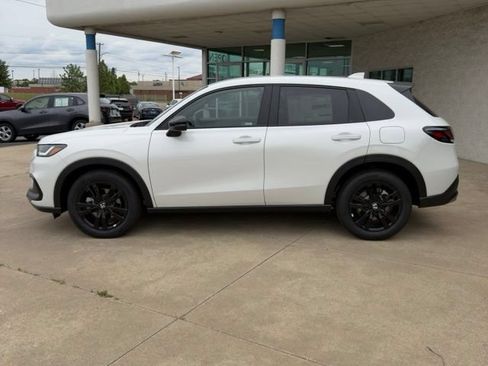 New 2027 Honda HR-V Sport image 2