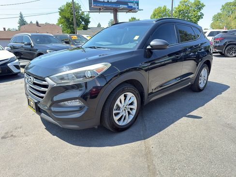 Used 2016 Hyundai Tucson SE w/ Option Group 02 AWD/4WD image 2
