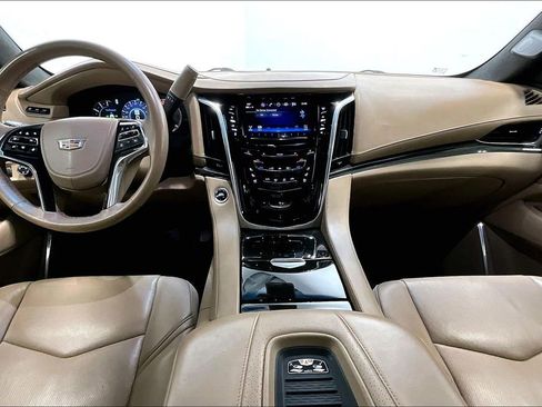 Used 2020 Cadillac Escalade Platinum image 18