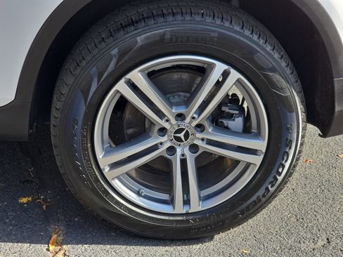 Used 2022 Mercedes-Benz GLC 300 4MATIC w/ Multimedia Package Lite image 34