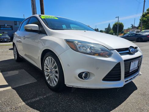 Used 2012 Ford Focus Titanium w/ Luxury Pkg FWD image 6