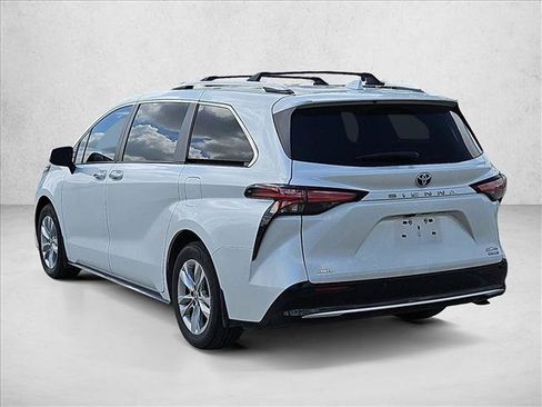 Used 2023 Toyota Sienna Limited AWD/4WD image 8