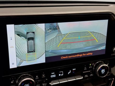 Used 2023 Toyota Highlander Limited image 14