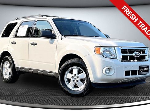 Used 2010 Ford Escape XLT FWD image 1