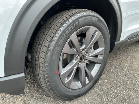 New 2026 Ford Explorer Active w/ Active Comfort Package image 14