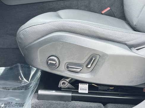 Certified 2023 Volvo XC60 B5 Plus w/ Climate Package image 14