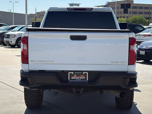 Used 2024 Chevrolet Silverado 2500 Custom w/ Custom Value Package AWD/4WD image 4