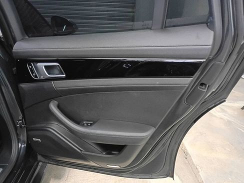 Used 2018 Porsche Panamera w/ Premium Package Plus image 14