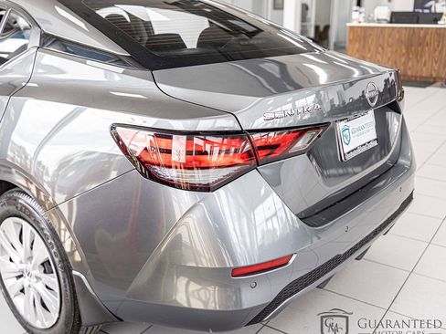 Used 2025 Nissan Sentra S FWD image 12