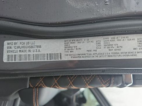 Used 2025 Jeep Grand Cherokee Summit image 38