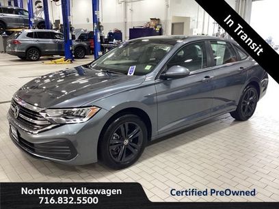 Used 2023 Volkswagen Jetta SE w/ Panoramic Sunroof Package