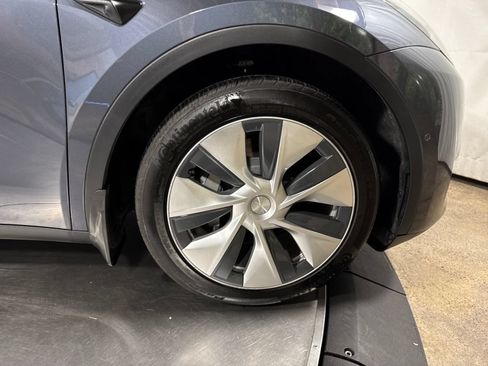 Used 2022 Tesla Model Y Long Range AWD/4WD image 14