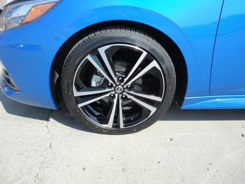 Used 2021 Nissan Sentra SR image 2