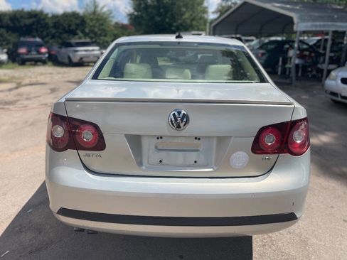 Used 2010 Volkswagen Jetta TDI image 5