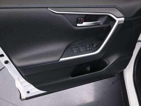 Used 2025 Toyota RAV4 XSE image 12