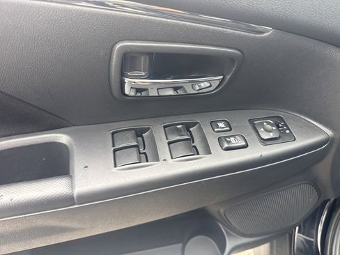 Used 2025 Mitsubishi Outlander Sport ES image 17