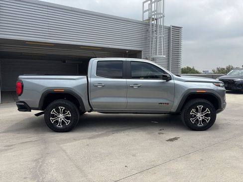 Used 2025 GMC Canyon AT4 w/ Technology Plus Package AWD/4WD image 4