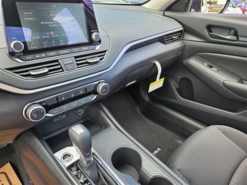 New 2025 Nissan Altima 2.5 S image 9