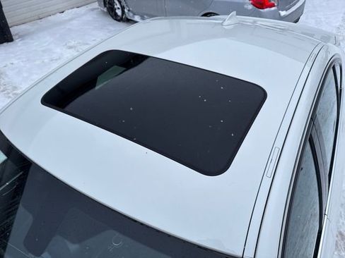 Used 2017 BMW 330i xDrive Sedan image 13