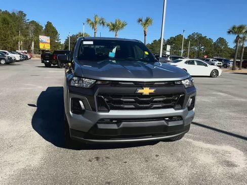 Used 2024 Chevrolet Colorado LT image 3