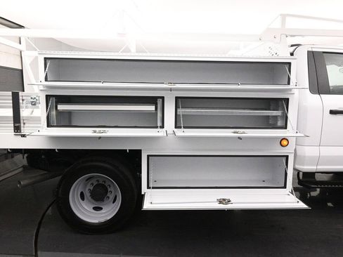 New 2025 Ford F450 XL w/ XL Chrome Package image 28