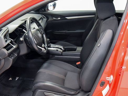 Used 2019 Honda Civic Sport image 2