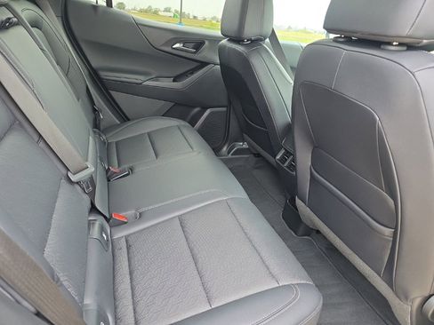 Used 2025 Chevrolet Equinox LT w/ Convenience Package II image 17