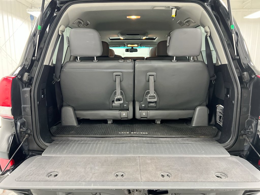 Used 2009 Toyota Land Cruiser w/ Upgrade Pkg AWD/4WD image 26