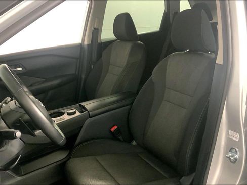 Used 2025 Nissan Rogue SV AWD/4WD image 22