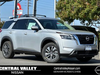 New 2025 Nissan Pathfinder SV
