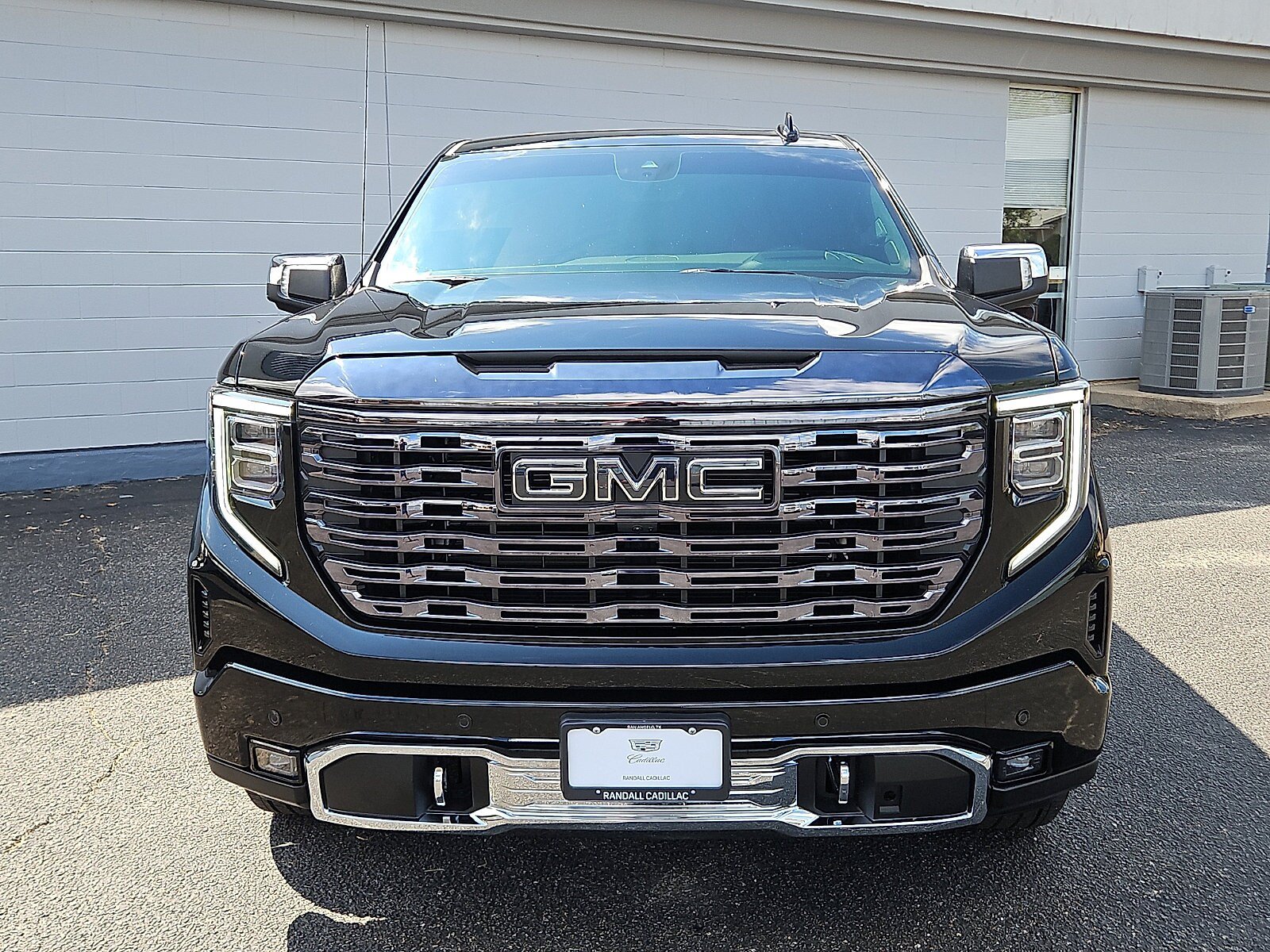 Used 2024 GMC Sierra 1500 Denali Ultimate AWD/4WD image 5