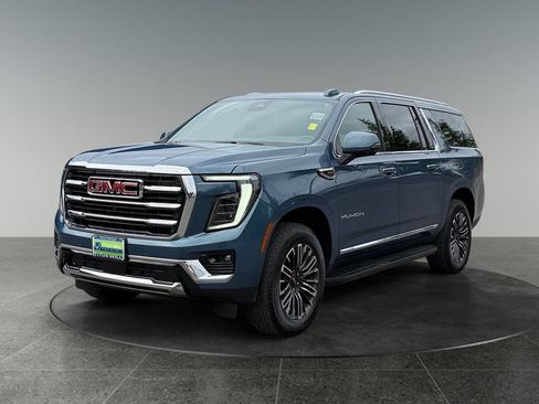 Used 2025 GMC Yukon XL Elevation AWD/4WD image 3
