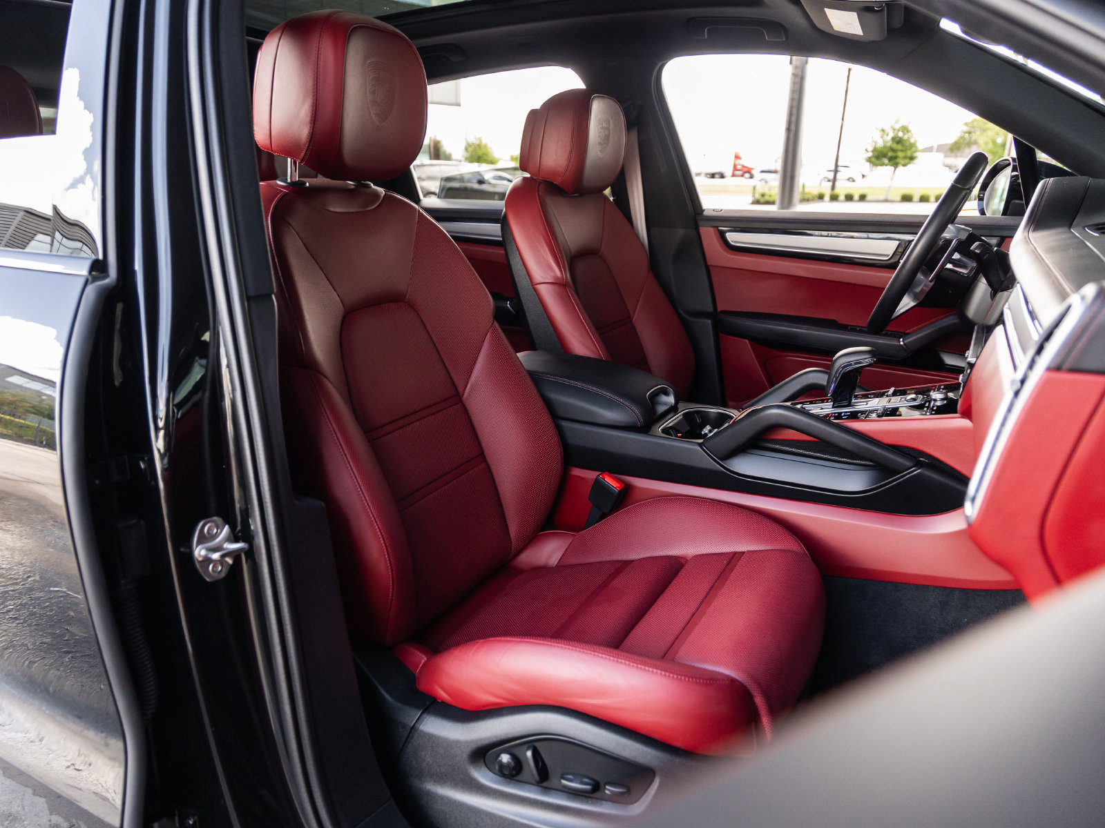 Certified 2023 Porsche Cayenne S Platinum AWD/4WD image 46