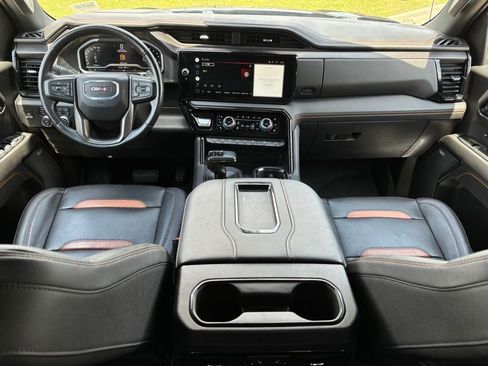 Used 2022 GMC Sierra 1500 AT4 w/ AT4 Preferred Package AWD/4WD image 9