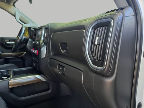 Used 2021 Chevrolet Silverado 1500 LT Trail Boss AWD/4WD image 11